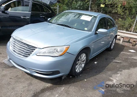 2013 Chrysler 200 Touring z USA, uszkodzony, nr VIN 1C3CCBBB8DN656877
